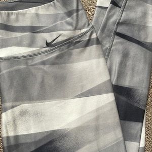 Nike stripped ribbons leggings